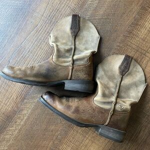 Ariat Men's Tan and Brown Western Boots